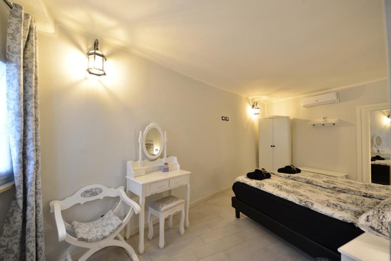 Residenza Al Castello Hotel Castellaro  ภายนอก รูปภาพ