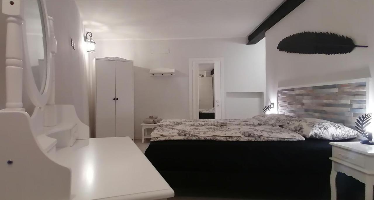 Residenza Al Castello Hotel Castellaro  ภายนอก รูปภาพ